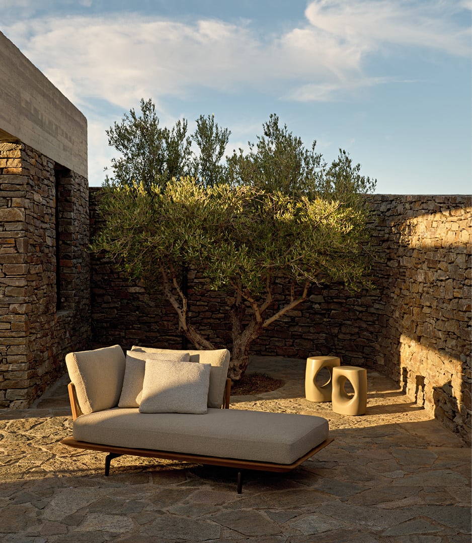 Ambiente outdoor moderno con divano Lagoon