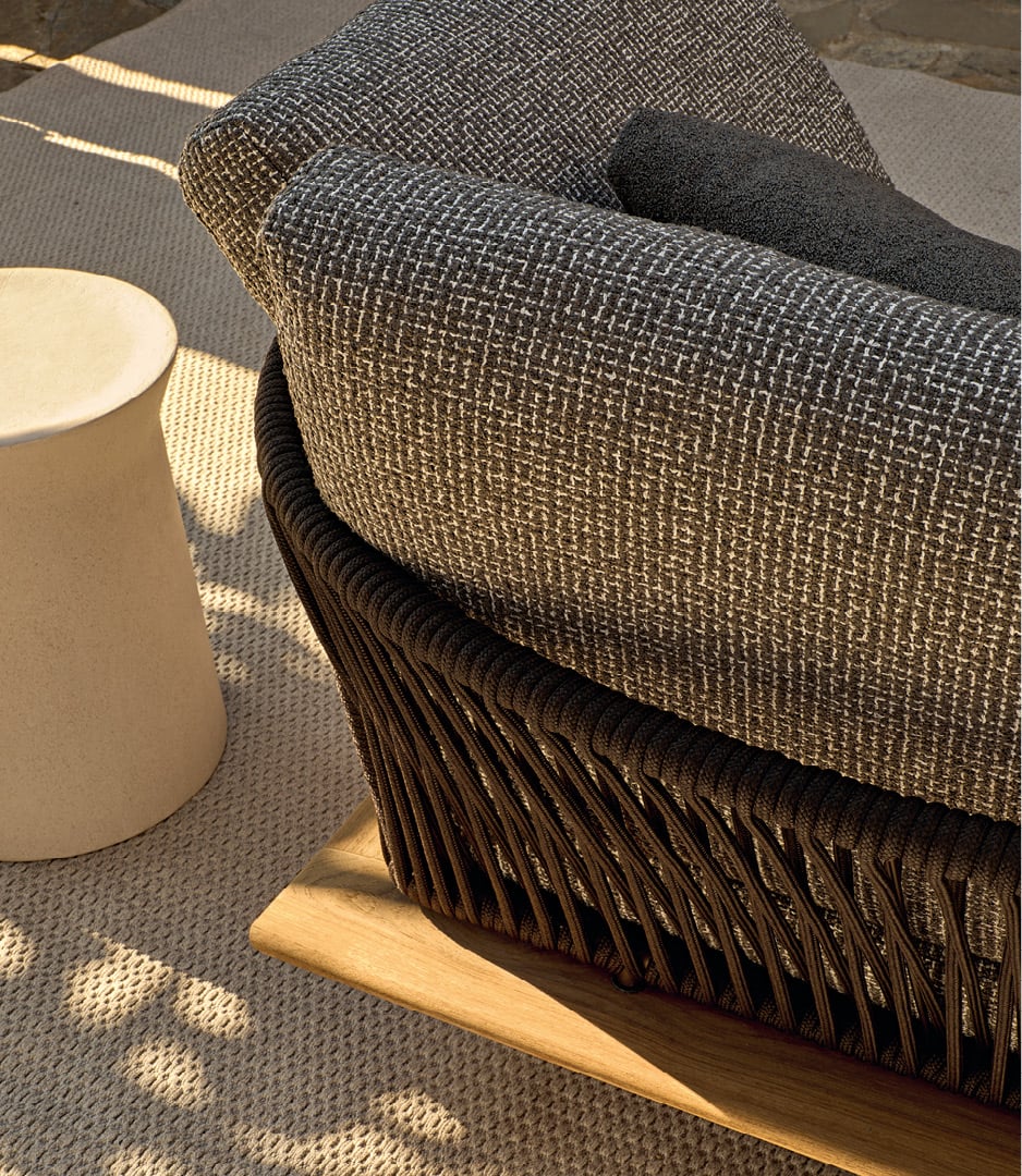 Ambiente outdoor moderno con divano Lagoon